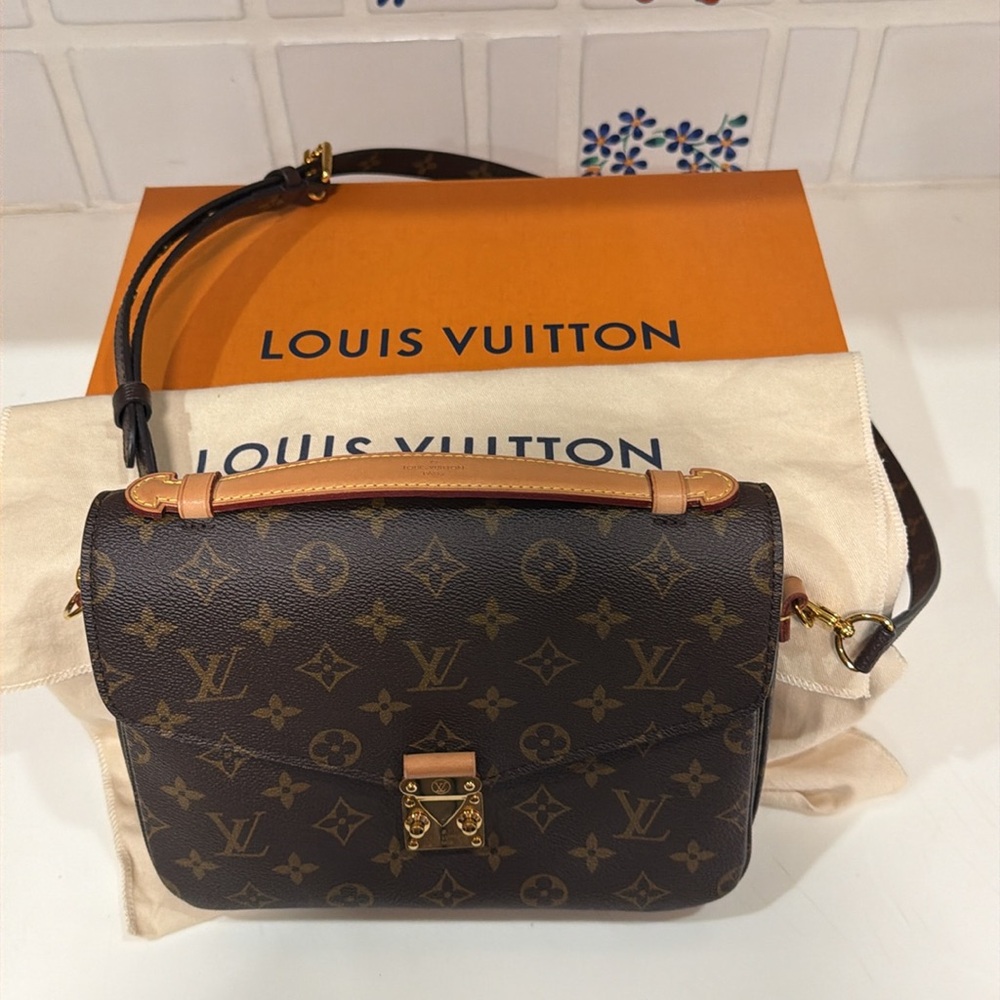 Authentic Louis Vuitton Metis MM monogram :